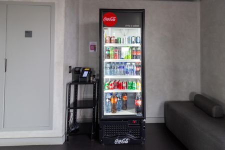 Studio à venda com 28m², 1 quarto e 1 vaga Studio à venda com 28m², 1 quarto e 1 vagaÁrea comum - Conveniência