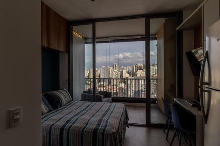 Studio à venda com 28m², 1 quarto e 1 vaga Studio à venda com 28m², 1 quarto e 1 vagaStúdio