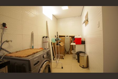 Casa à venda com 160m², 3 quartos e 2 vagasÁrea de Serviço