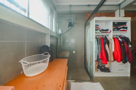 Casa à venda com 180m², 3 quartos e 2 vagasBanheiro da Suíte