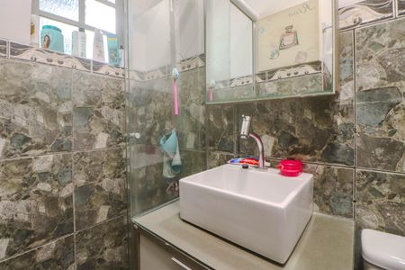 Casa à venda com 180m², 3 quartos e 2 vagasBanheiro Social