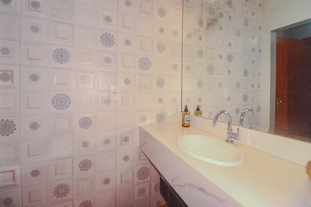 Casa à venda com 180m², 3 quartos e 2 vagasLavabo