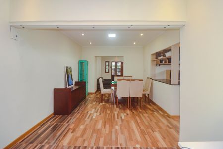 Casa à venda com 180m², 3 quartos e 2 vagasCozinha