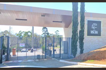 Casa de condomínio à venda com 224m², 3 quartos e 2 vagasFachada