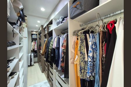 Apartamento à venda com 198m², 3 quartos e 2 vagas Apartamento à venda com 198m², 3 quartos e 2 vagasSuíte