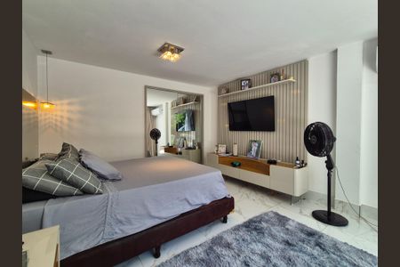 Apartamento à venda com 198m², 3 quartos e 2 vagas Apartamento à venda com 198m², 3 quartos e 2 vagasSuíte