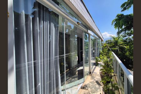 Apartamento à venda com 198m², 3 quartos e 2 vagas Apartamento à venda com 198m², 3 quartos e 2 vagasQuarto 1