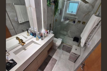 Apartamento à venda com 198m², 3 quartos e 2 vagas Apartamento à venda com 198m², 3 quartos e 2 vagasSuíte