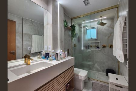 Apartamento à venda com 198m², 3 quartos e 2 vagas Apartamento à venda com 198m², 3 quartos e 2 vagasSuíte