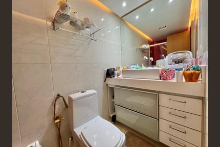 Apartamento à venda com 198m², 3 quartos e 2 vagas Apartamento à venda com 198m², 3 quartos e 2 vagasSuíte 2 - Banheiro