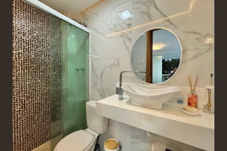 Apartamento à venda com 198m², 3 quartos e 2 vagas Apartamento à venda com 198m², 3 quartos e 2 vagasBanheiro Social