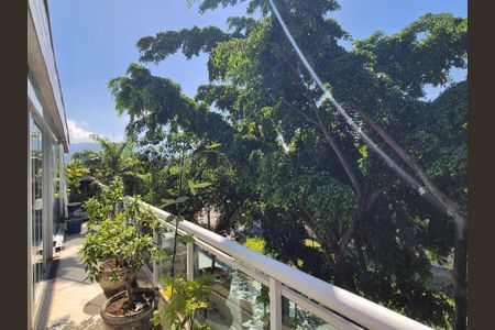 Apartamento à venda com 198m², 3 quartos e 2 vagas Apartamento à venda com 198m², 3 quartos e 2 vagasQuarto 1