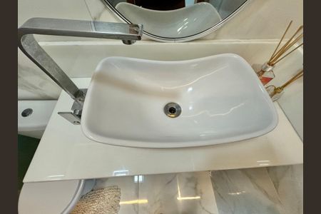 Apartamento à venda com 198m², 3 quartos e 2 vagas Apartamento à venda com 198m², 3 quartos e 2 vagasBanheiro Social