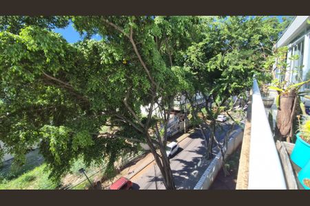 Apartamento à venda com 198m², 3 quartos e 2 vagas Apartamento à venda com 198m², 3 quartos e 2 vagasÁrea de serviço