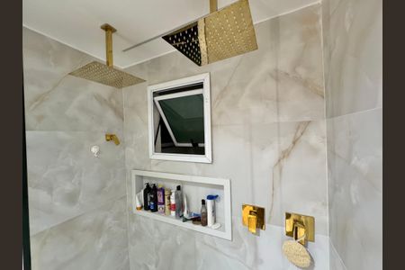 Apartamento à venda com 198m², 3 quartos e 2 vagas Apartamento à venda com 198m², 3 quartos e 2 vagasSuíte 1 - Banheiro