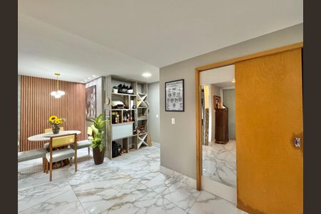 Apartamento à venda com 198m², 3 quartos e 2 vagas Apartamento à venda com 198m², 3 quartos e 2 vagasSala