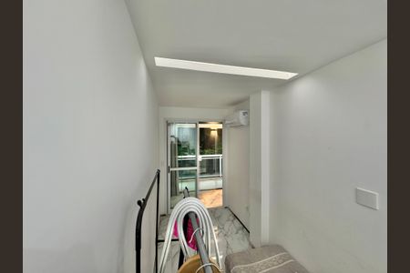 Apartamento à venda com 198m², 3 quartos e 2 vagas Apartamento à venda com 198m², 3 quartos e 2 vagasQuarto