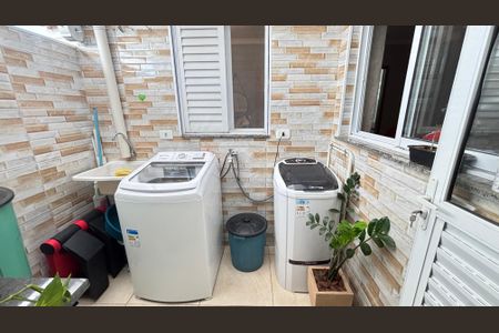 Apartamento à venda com 44m², 2 quartos e 1 vaga Apartamento à venda com 44m², 2 quartos e 1 vagaÁrea de Serviço