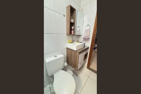 Apartamento à venda com 44m², 2 quartos e 1 vaga Apartamento à venda com 44m², 2 quartos e 1 vagaBanheiro