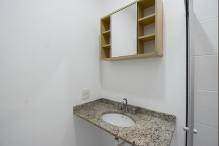 Casa de condomínio à venda com 101m², 3 quartos e 2 vagasBanheiro Social 2