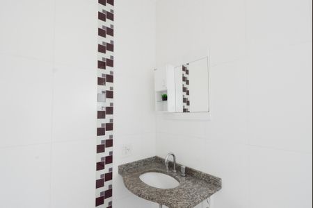 Casa de condomínio à venda com 101m², 3 quartos e 2 vagasBanheiro Social 1