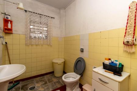 Casa à venda com 244m², 5 quartos e 4 vagasBanheiro 1