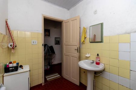 Casa à venda com 244m², 5 quartos e 4 vagasBanheiro 1