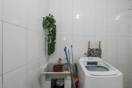 Casa à venda com 220m², 3 quartos e 1 vagaÁrea de Serviço 