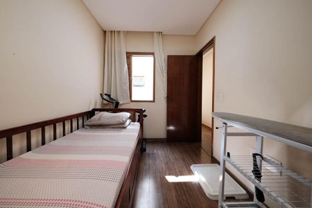 Casa à venda com 200m², 3 quartos e 5 vagasQuarto 2