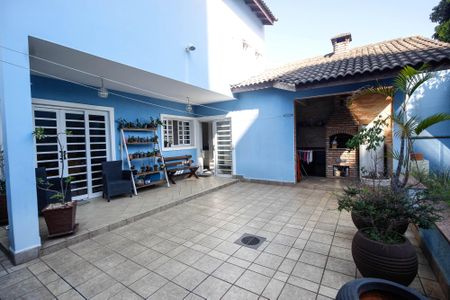Casa à venda com 280m², 3 quartos e 4 vagasQuintal