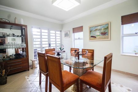 Casa à venda com 280m², 3 quartos e 4 vagasSala de jantar