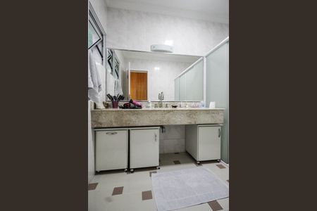 Casa à venda com 280m², 3 quartos e 4 vagasBanheiro