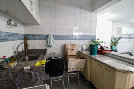 Casa à venda com 280m², 3 quartos e 4 vagasQuarto de serviço 3