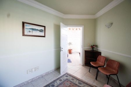 Casa à venda com 280m², 3 quartos e 4 vagasQuarto de serviço 2