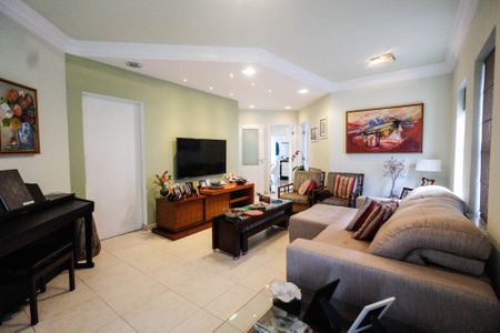 Casa à venda com 280m², 3 quartos e 4 vagasSala