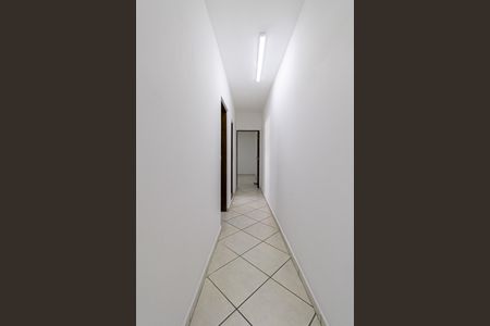 Casa à venda com 227m², 4 quartos e 4 vagas Casa à venda com 227m², 4 quartos e 4 vagasCorredor