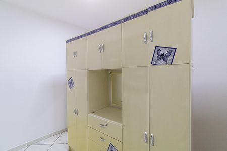 Casa à venda com 227m², 4 quartos e 4 vagas Casa à venda com 227m², 4 quartos e 4 vagasQuarto 2