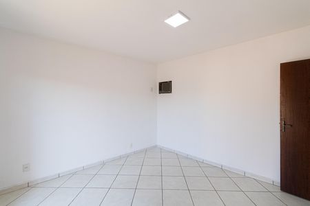 Casa à venda com 227m², 4 quartos e 4 vagas Casa à venda com 227m², 4 quartos e 4 vagasQuarto 1