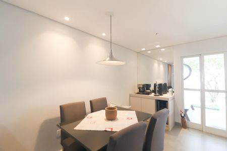 Casa de condomínio à venda com 125m², 3 quartos e 2 vagas Casa de condomínio à venda com 125m², 3 quartos e 2 vagasSala