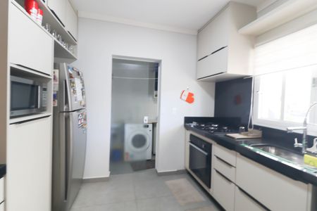 Casa de condomínio à venda com 125m², 3 quartos e 2 vagas Casa de condomínio à venda com 125m², 3 quartos e 2 vagasCozinha e Área de Serviço