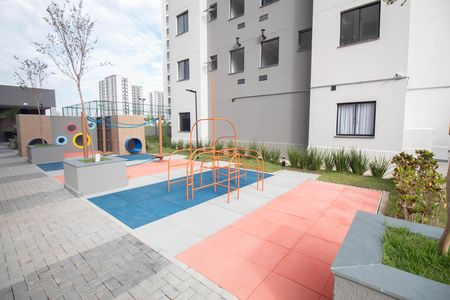 Apartamento para alugar com 42m², 2 quartos e 1 vaga Apartamento para alugar com 42m², 2 quartos e 1 vagaÁrea comum - Playground