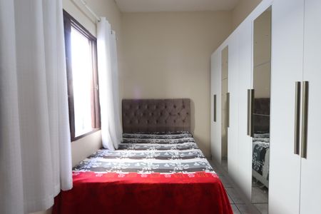 Casa à venda com 330m², 6 quartos e 8 vagasQuarto - Casa 1