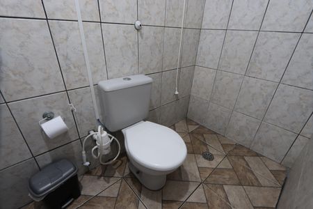 Casa à venda com 330m², 6 quartos e 8 vagasBanheiro - Casa 2