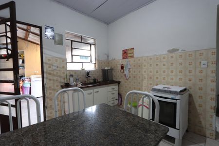 Casa à venda com 330m², 6 quartos e 8 vagasCozinha - Casa 3