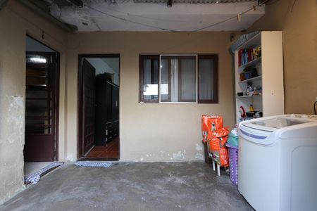 Casa à venda com 330m², 6 quartos e 8 vagasLavanderia - Casa 3