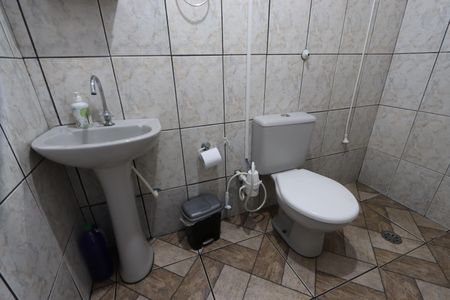 Casa à venda com 330m², 6 quartos e 8 vagasBanheiro - Casa 2