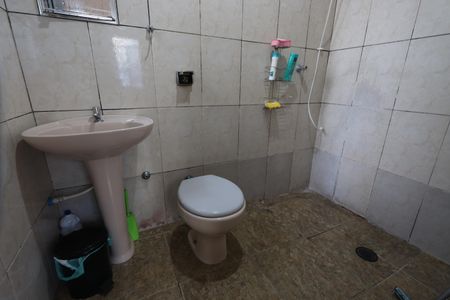 Casa à venda com 330m², 6 quartos e 8 vagasBanheiro - Casa 1