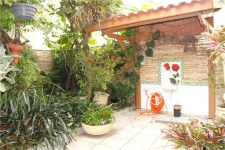 Casa à venda com 380m², 4 quartos e 6 vagas