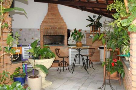 Casa à venda com 380m², 4 quartos e 6 vagas