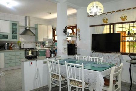 Casa à venda com 380m², 4 quartos e 6 vagas